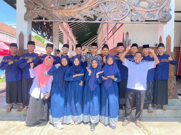 Latihan group hadroh smkn 1 sambi