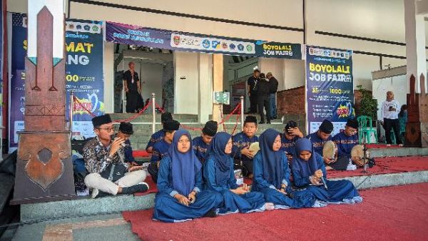 Latihan group hadroh smkn 1 sambi